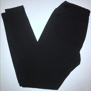 HTF LuLaRoe Black One Size Leggings 😍😍😍